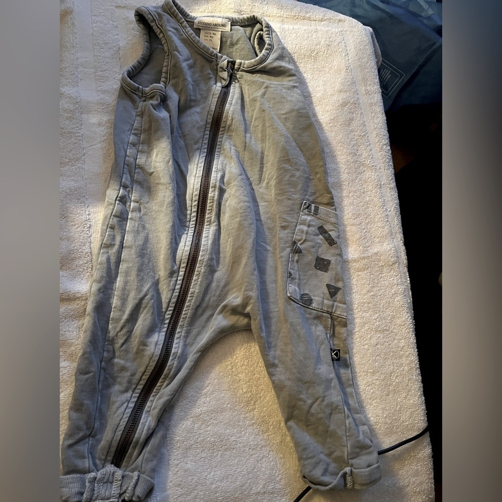 Gray Sleeveless Jumpsuit with Zipper size 9mths